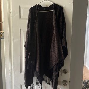 Woman’s one size poncho Leopard